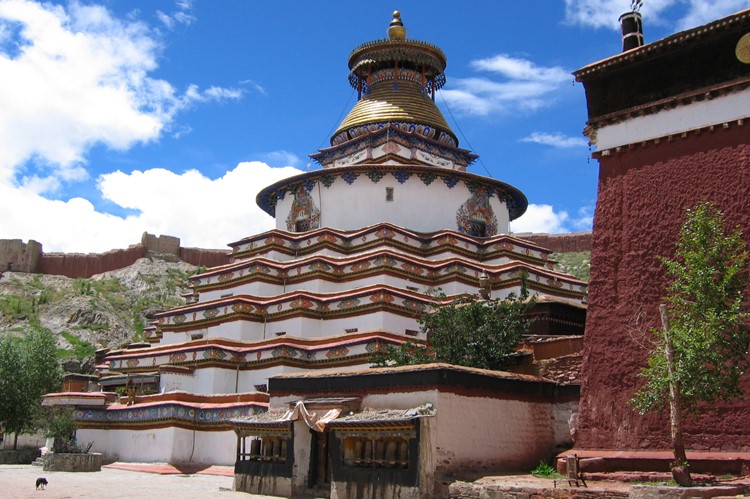 Pelkor Chode monastery in Gyantse